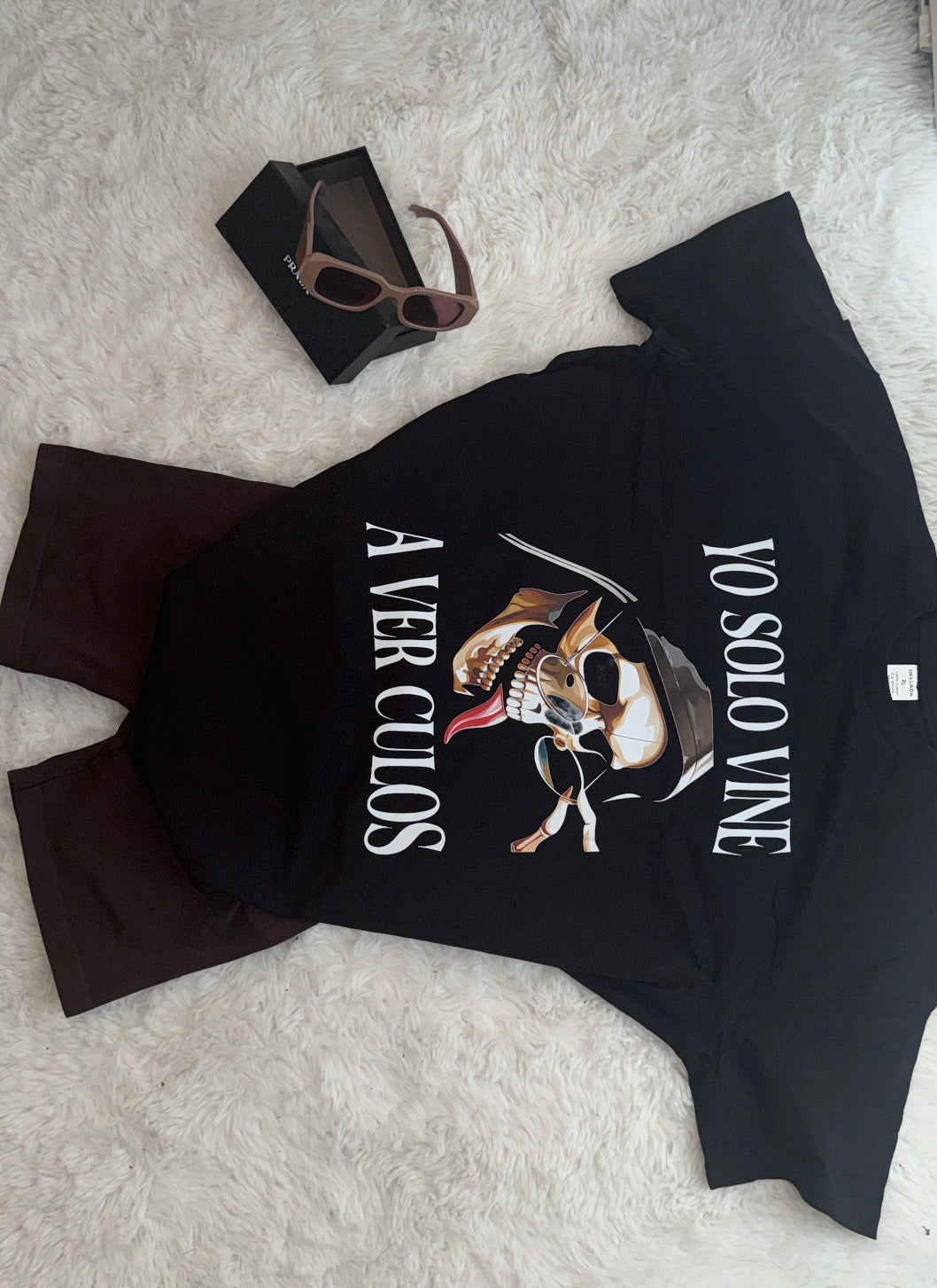 Camiseta con temática yo solo vine a ver cu..s